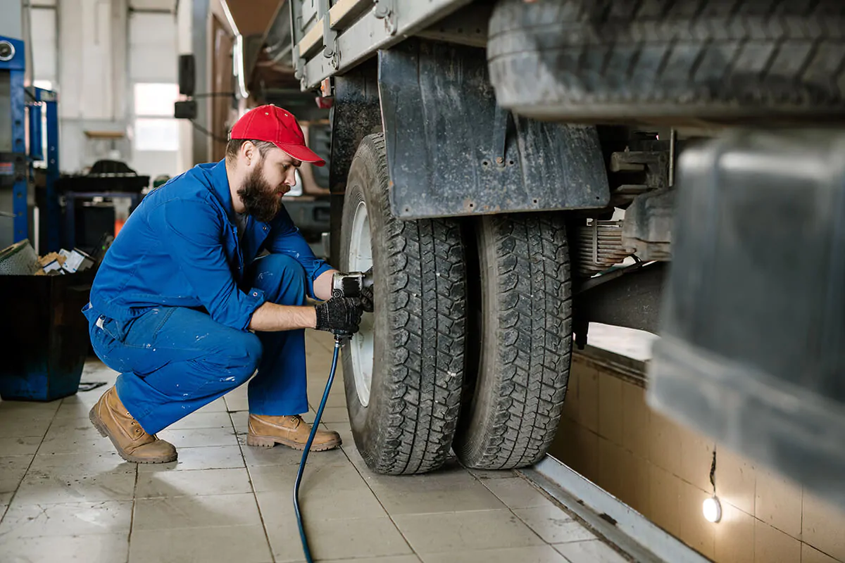 truck-tyre-pressure Truck tyres